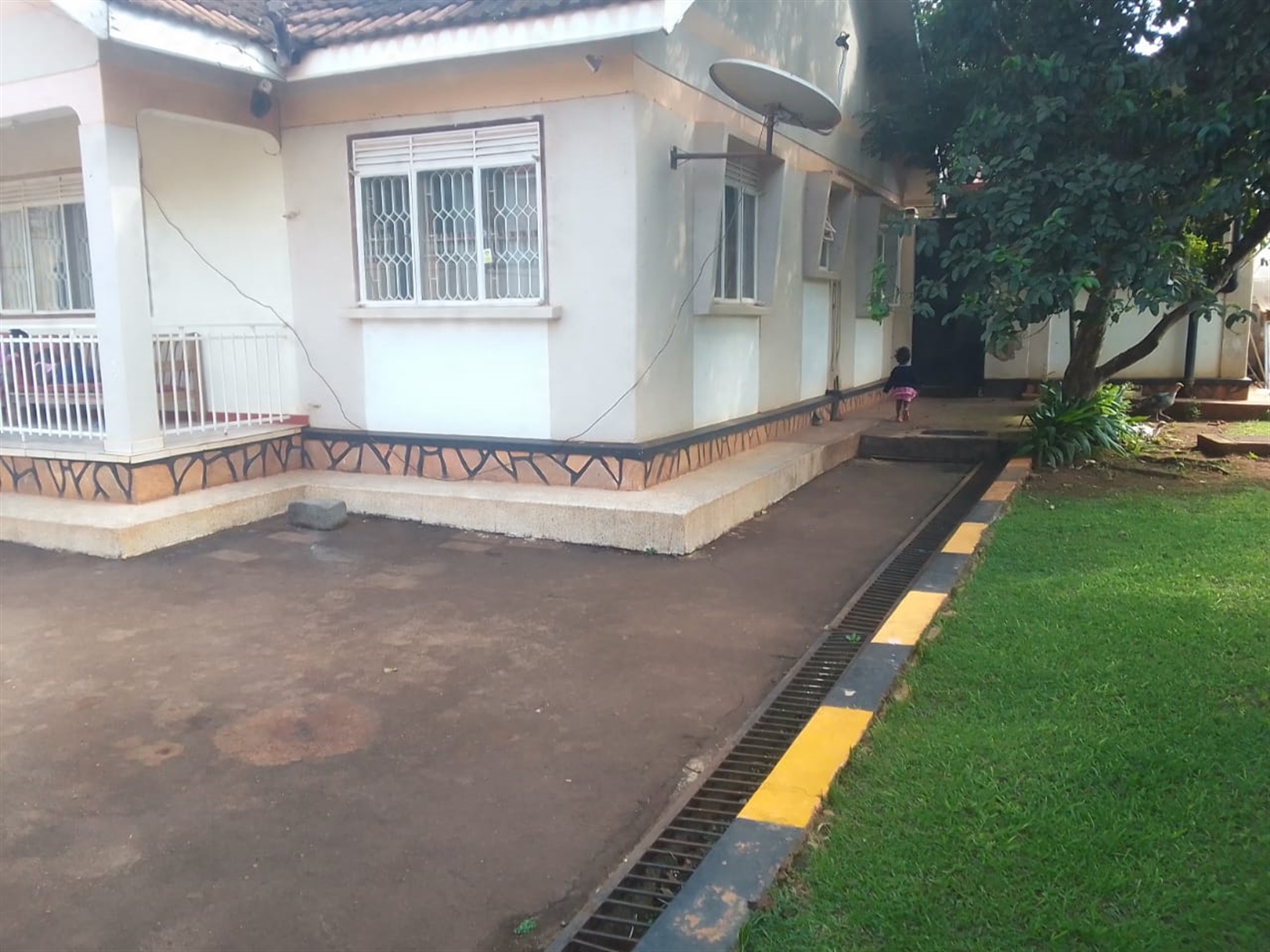 4 bedroom Bungalow for sale in Bukoto Kampala Uganda