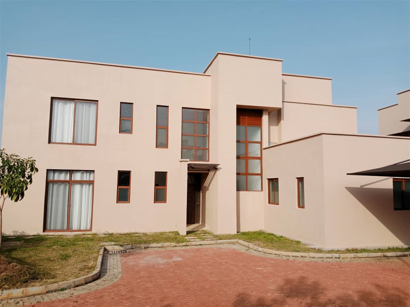 4 bedroom Town House for rent in Garuga Wakiso Uganda