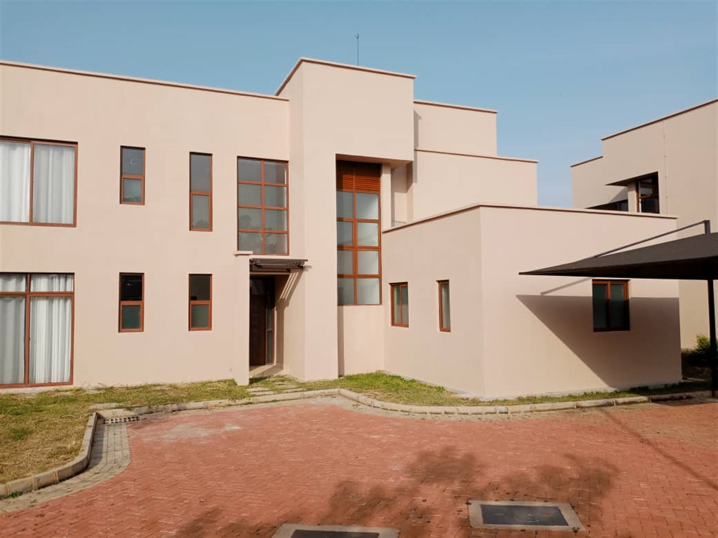 4 bedroom Town House for rent in Garuga Wakiso Uganda