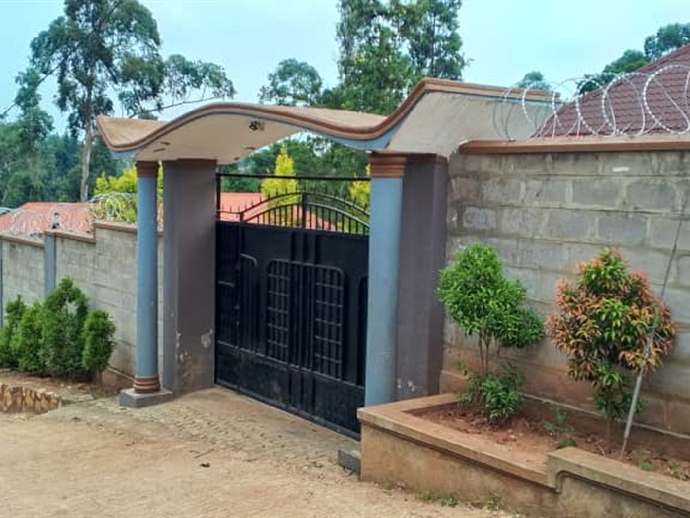 5 bedroom Bungalow for sale in Seeta Mukono Uganda