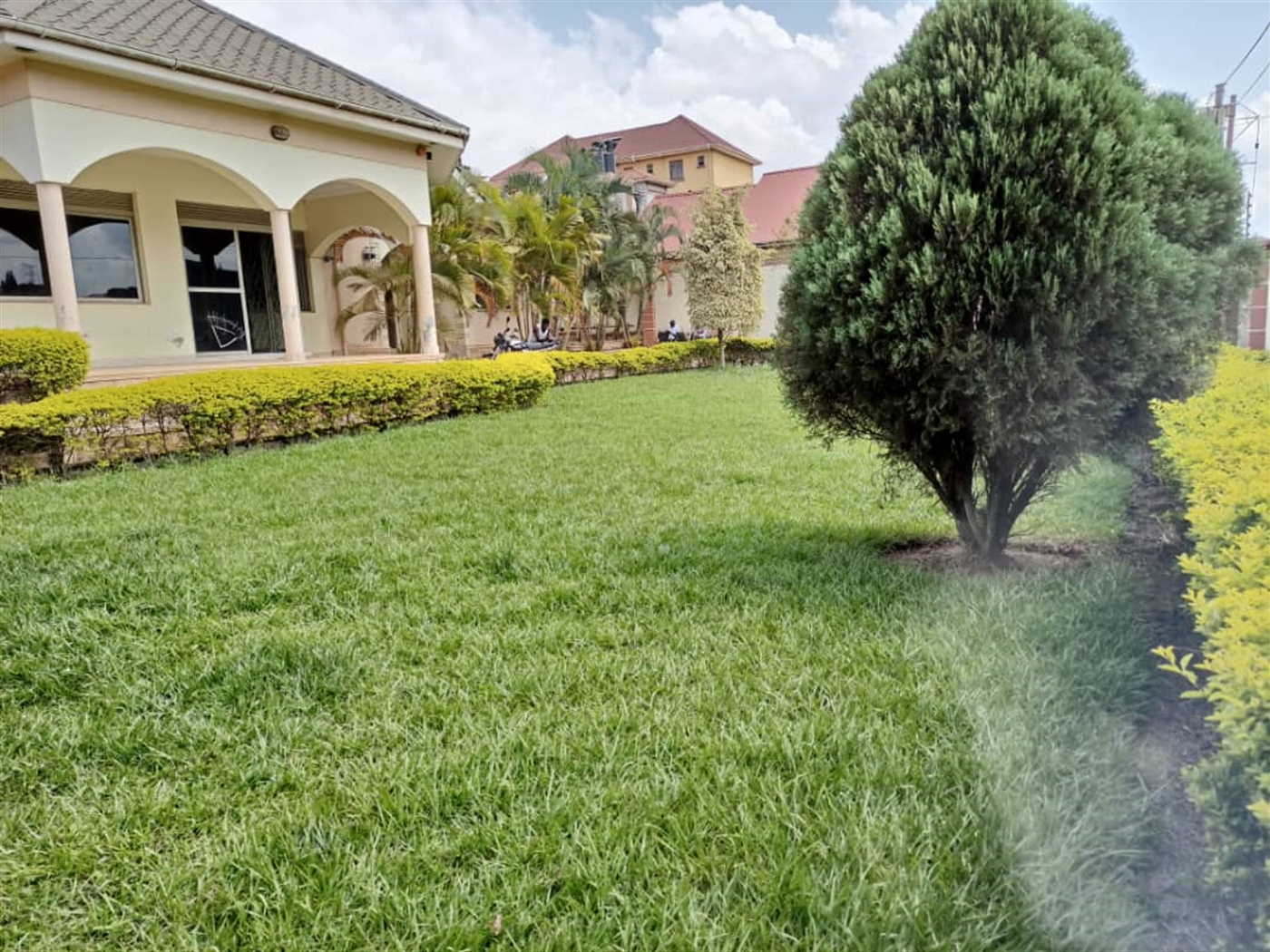 4 bedroom Bungalow for sale in Butenga Wakiso Ugan...