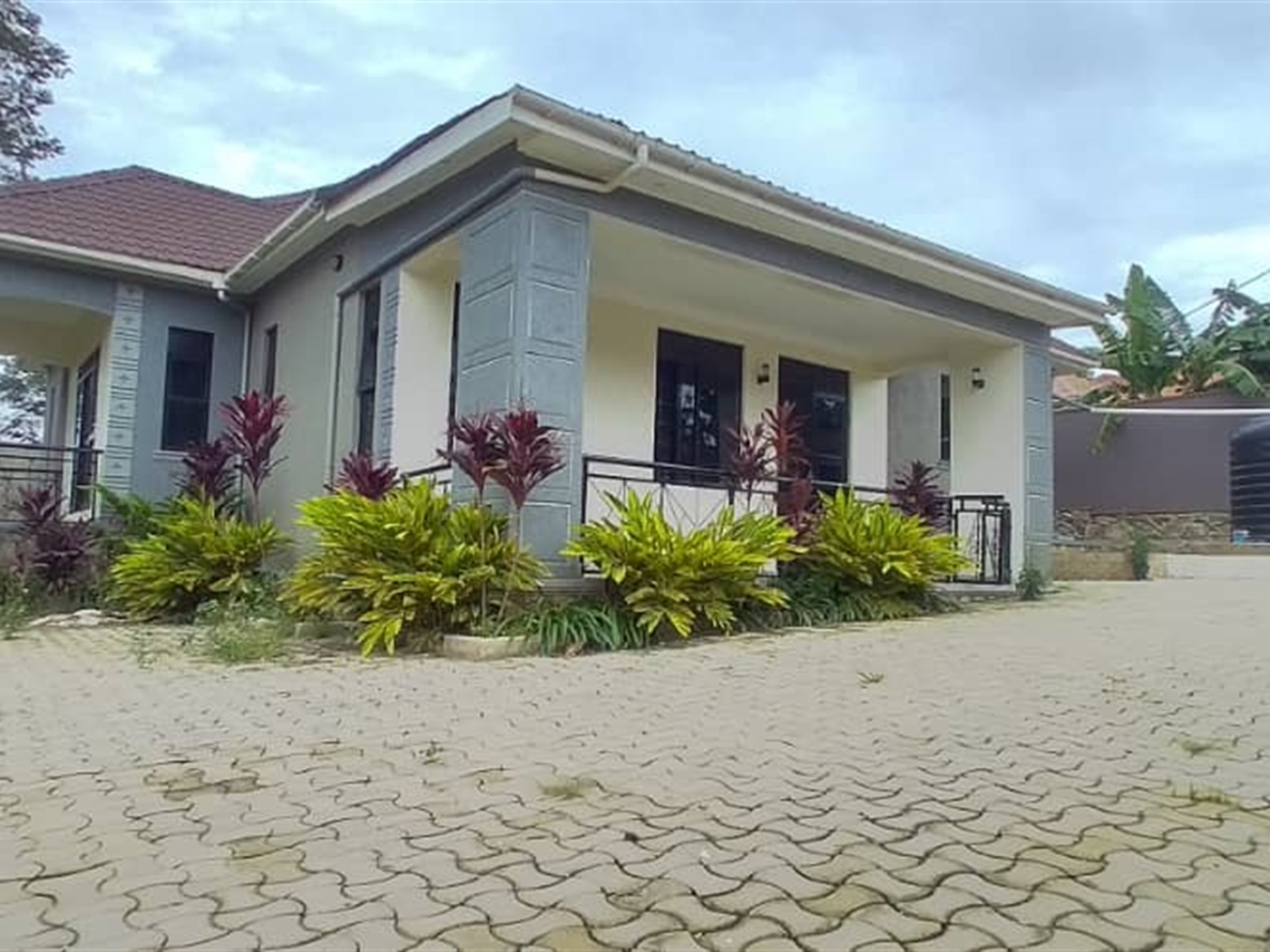 5 bedroom Bungalow for sale in Seeta Mukono Uganda