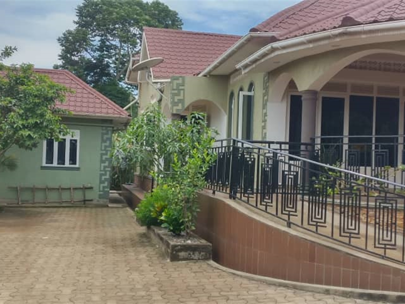 6 bedroom Bungalow for sale in Seeta Mukono Uganda