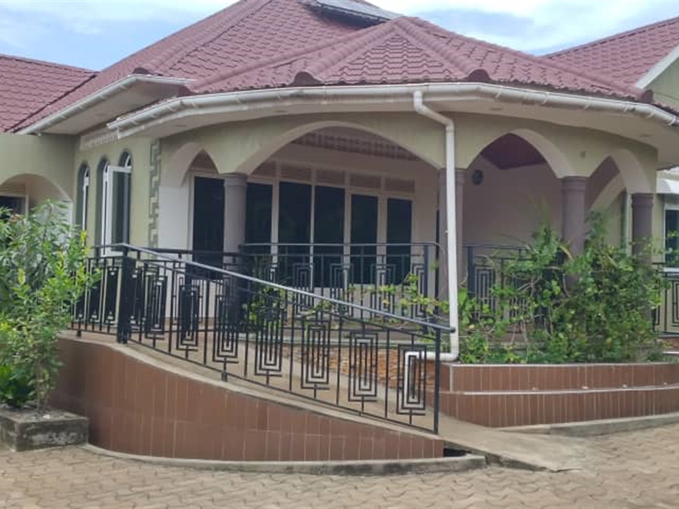 6 bedroom Bungalow for sale in Seeta Mukono Uganda