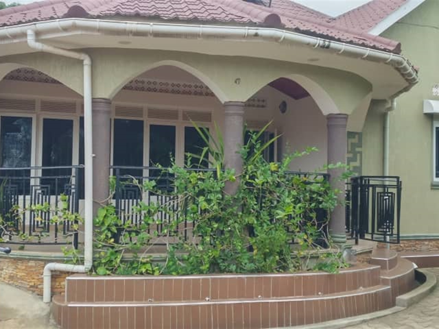 6 bedroom Bungalow for sale in Seeta Mukono Uganda
