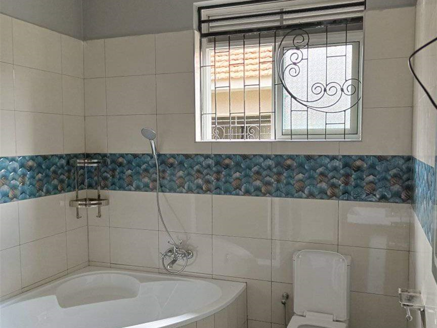 4 bedroom Bungalow for sale in Buyala Mityana Uganda