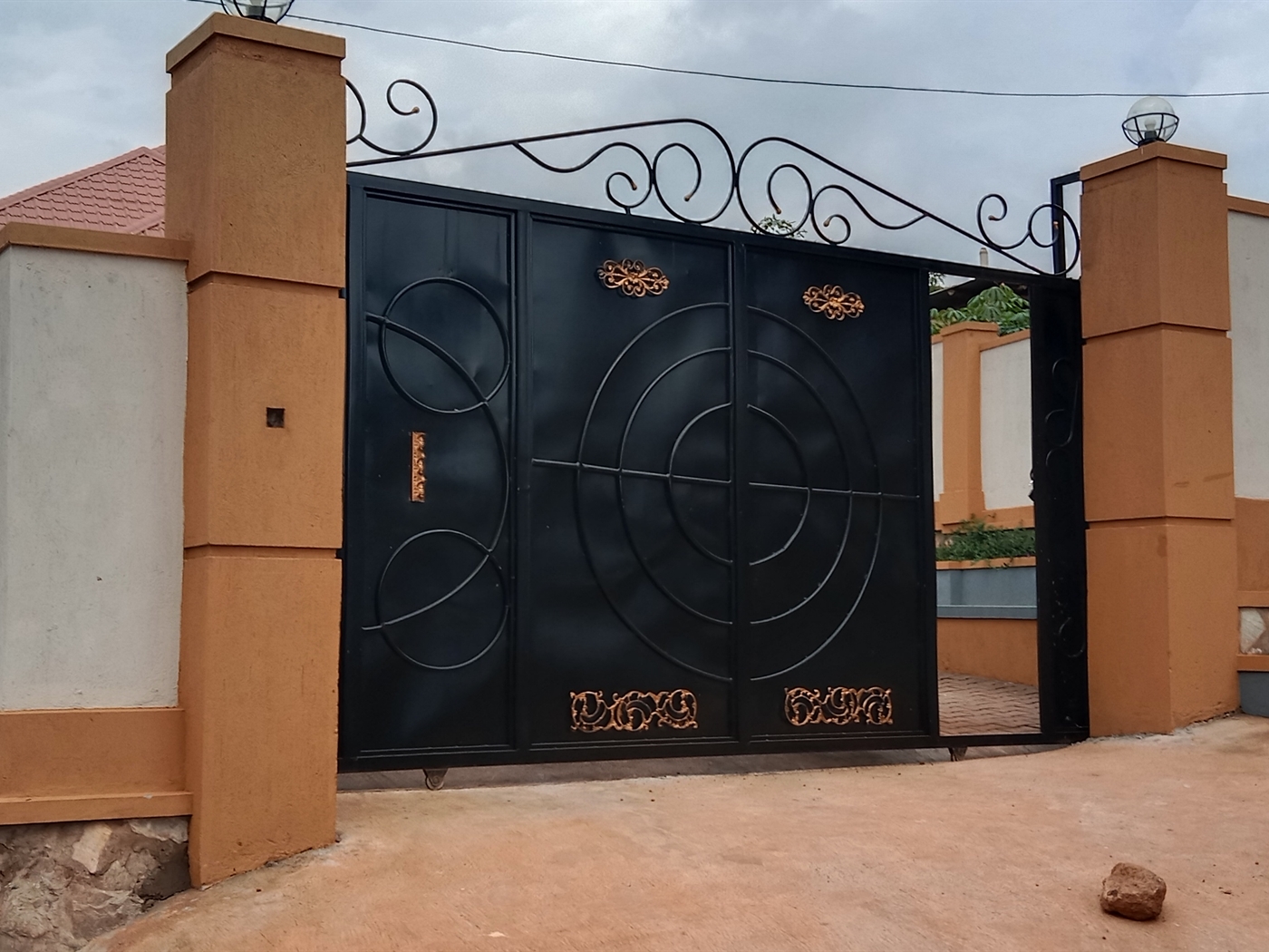 3 bedroom Bungalow for sale in Bwebajja Wakiso Uganda,
