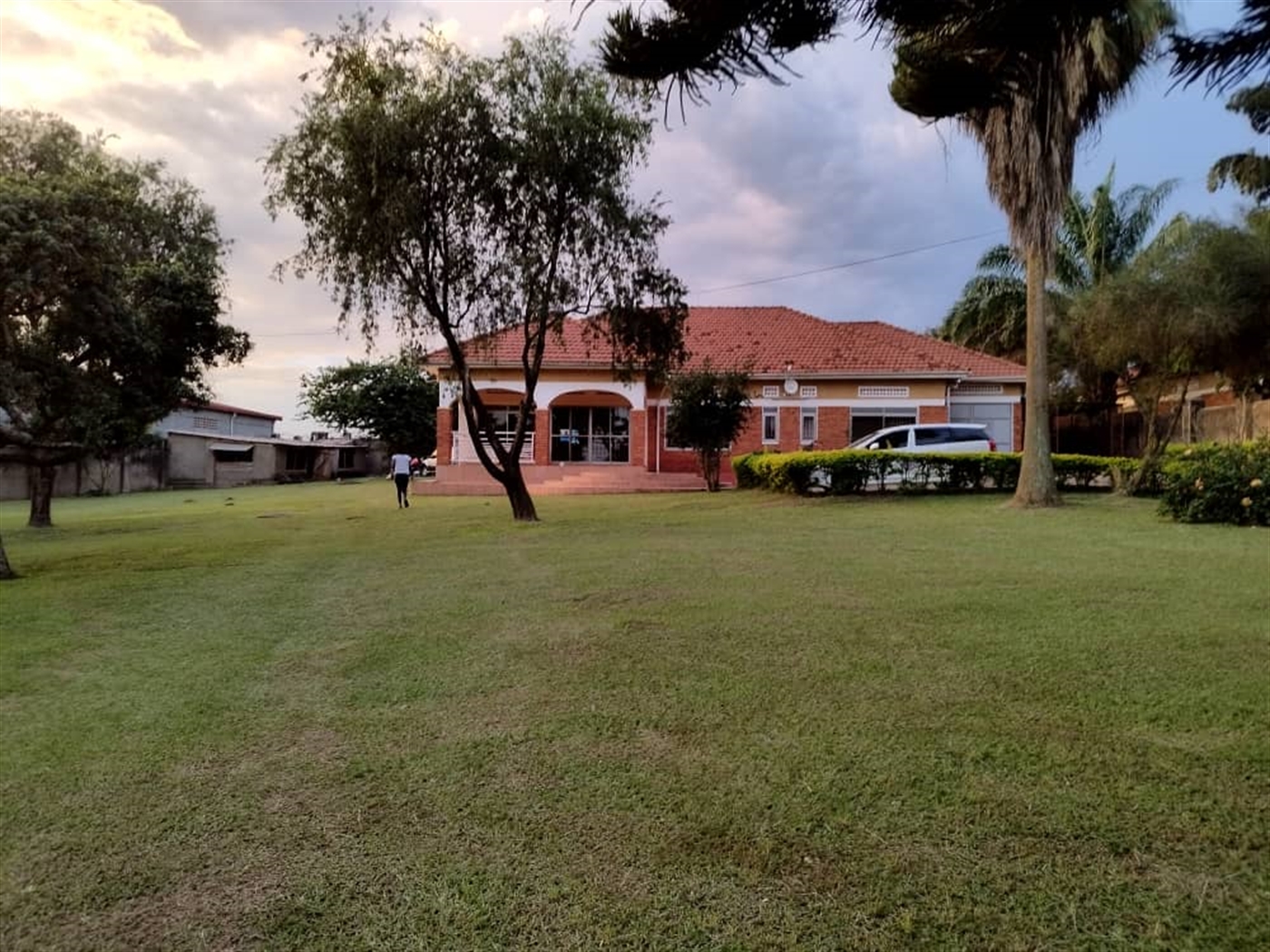 6 bedroom Bungalow for sale in Bweyogerere Wakiso ...