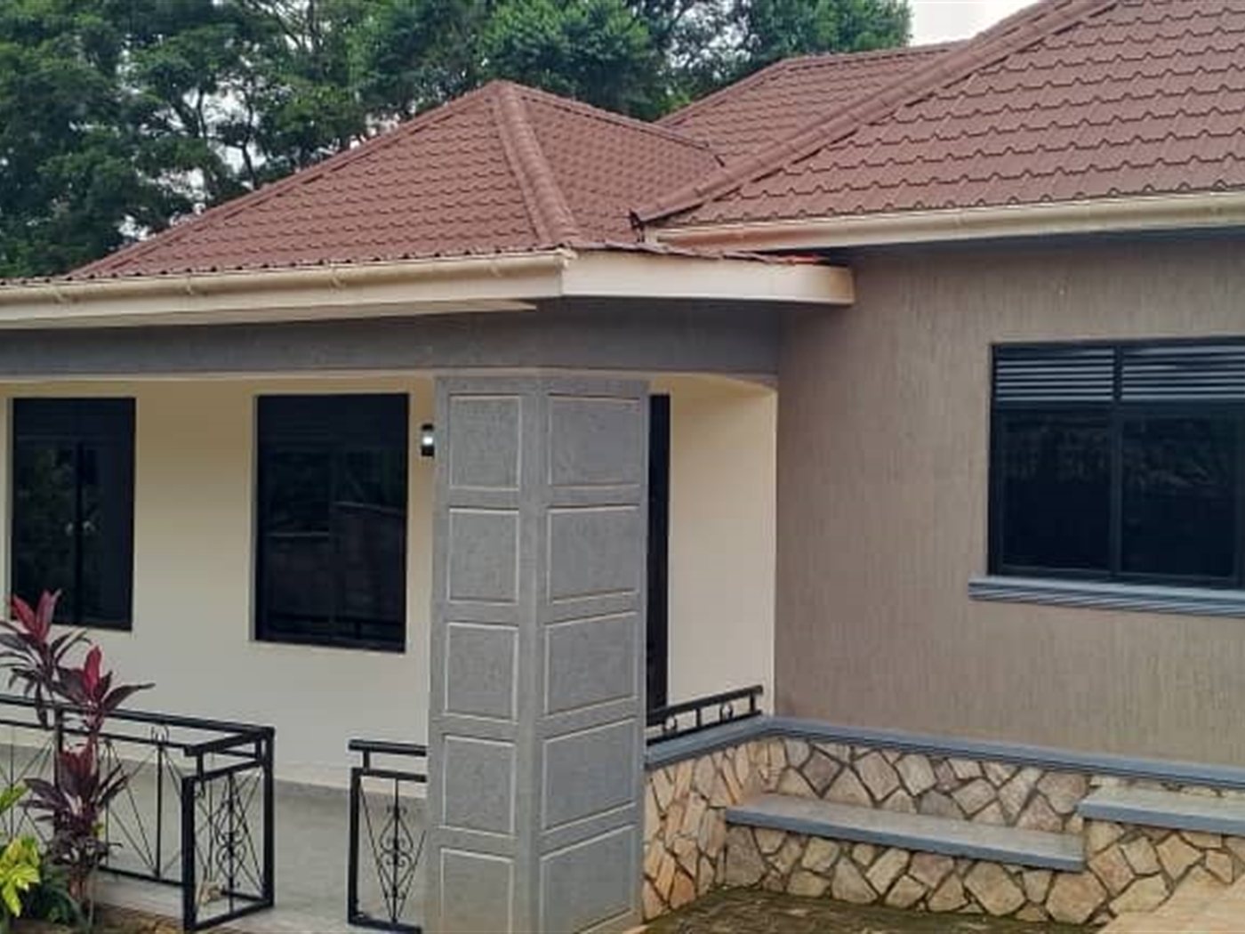 5 bedroom Bungalow for sale in Namilyango Wakiso Uganda