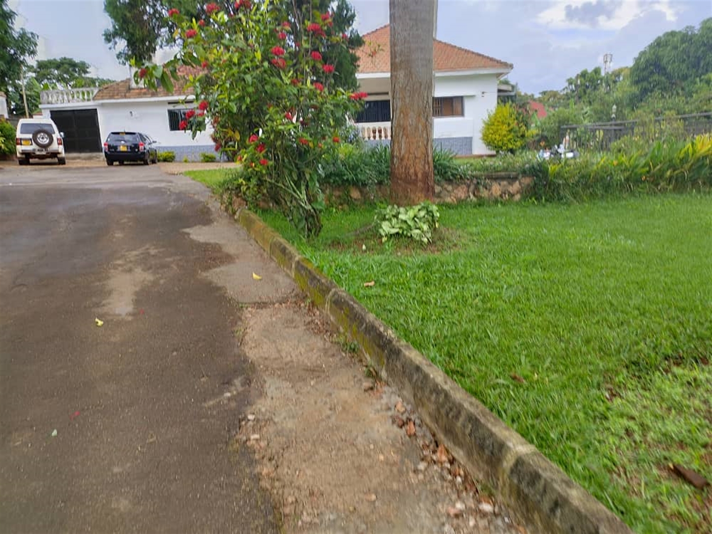 6 bedroom Bungalow for sale in Entebbe Wakiso Uganda