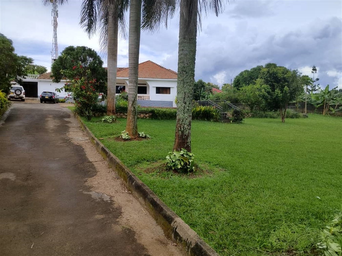 6 bedroom Bungalow for sale in Entebbe Wakiso Uganda