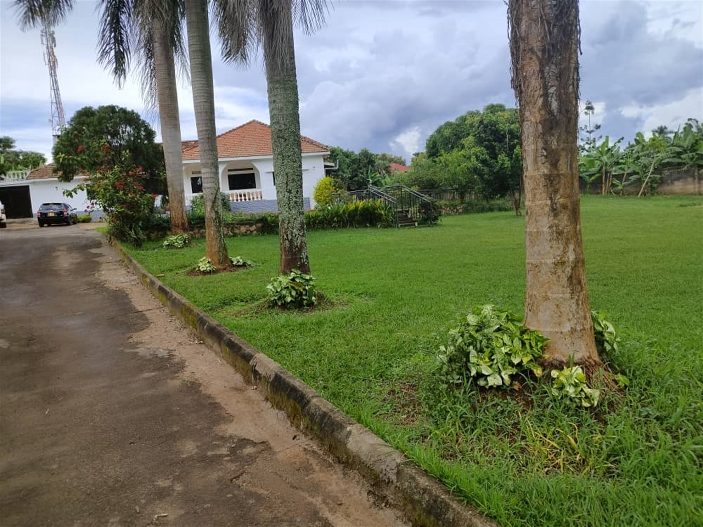 6 bedroom Bungalow for sale in Entebbe Wakiso Uganda