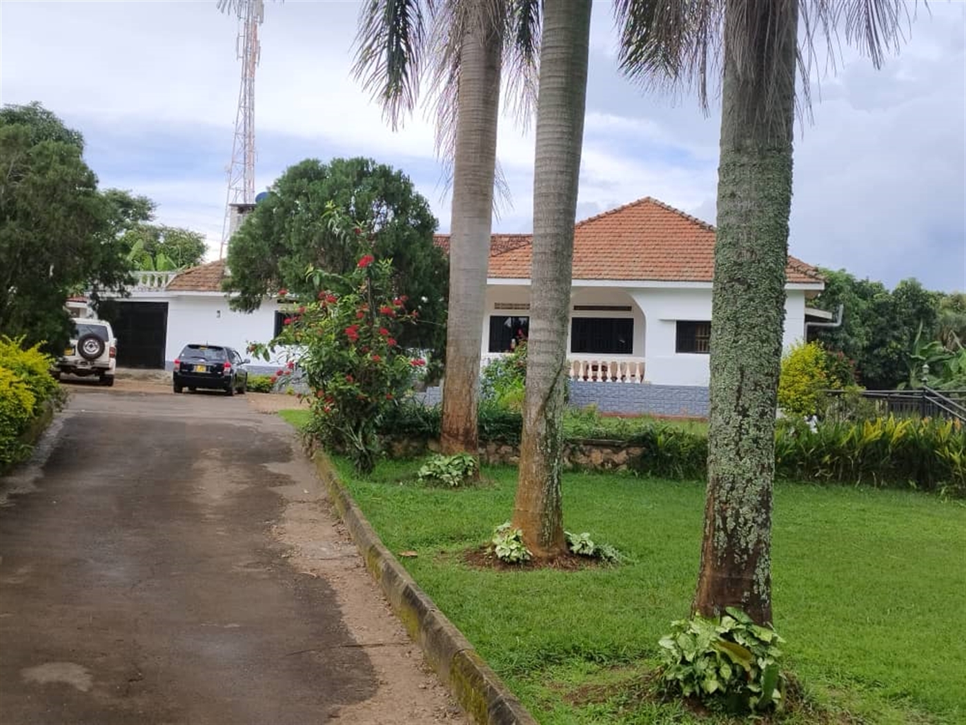 6 bedroom Bungalow for sale in Entebbe Wakiso Uganda