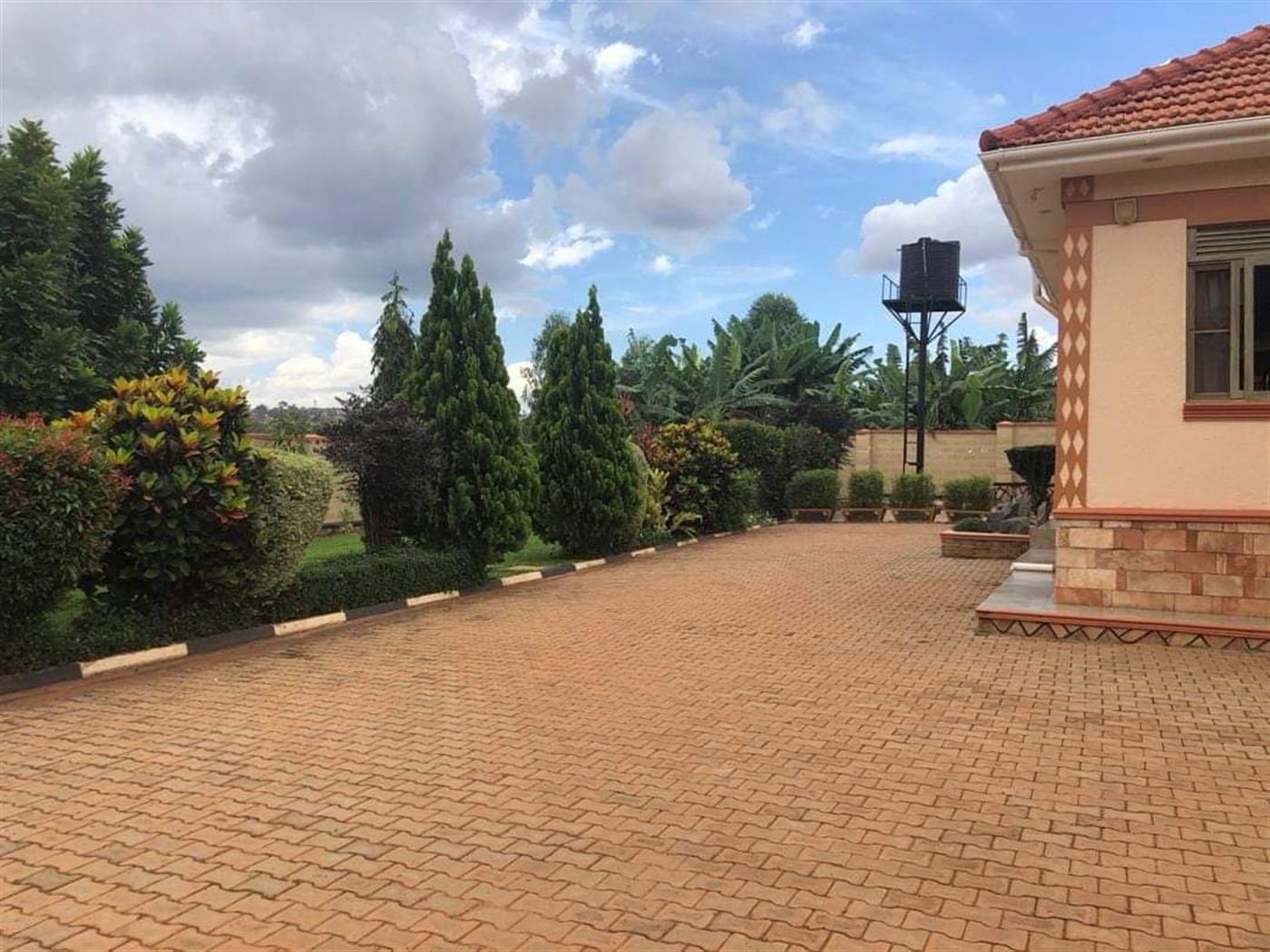 4 bedroom Bungalow for sale in Najjera Wakiso Uganda