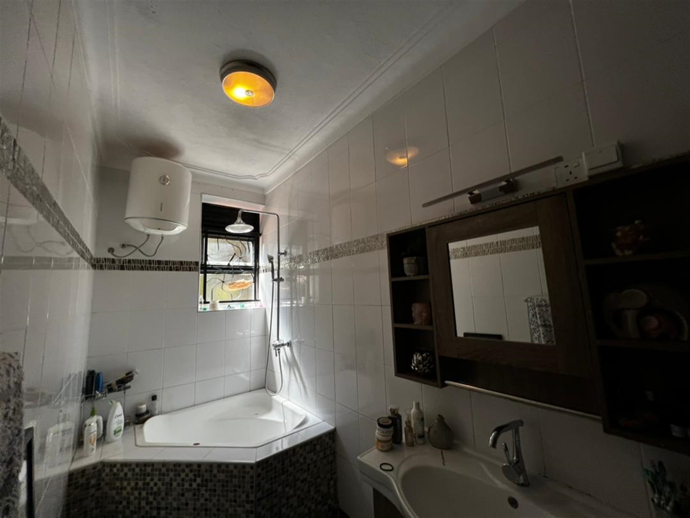 3 bedroom Bungalow for sale in Kabalagala Kampala Uganda