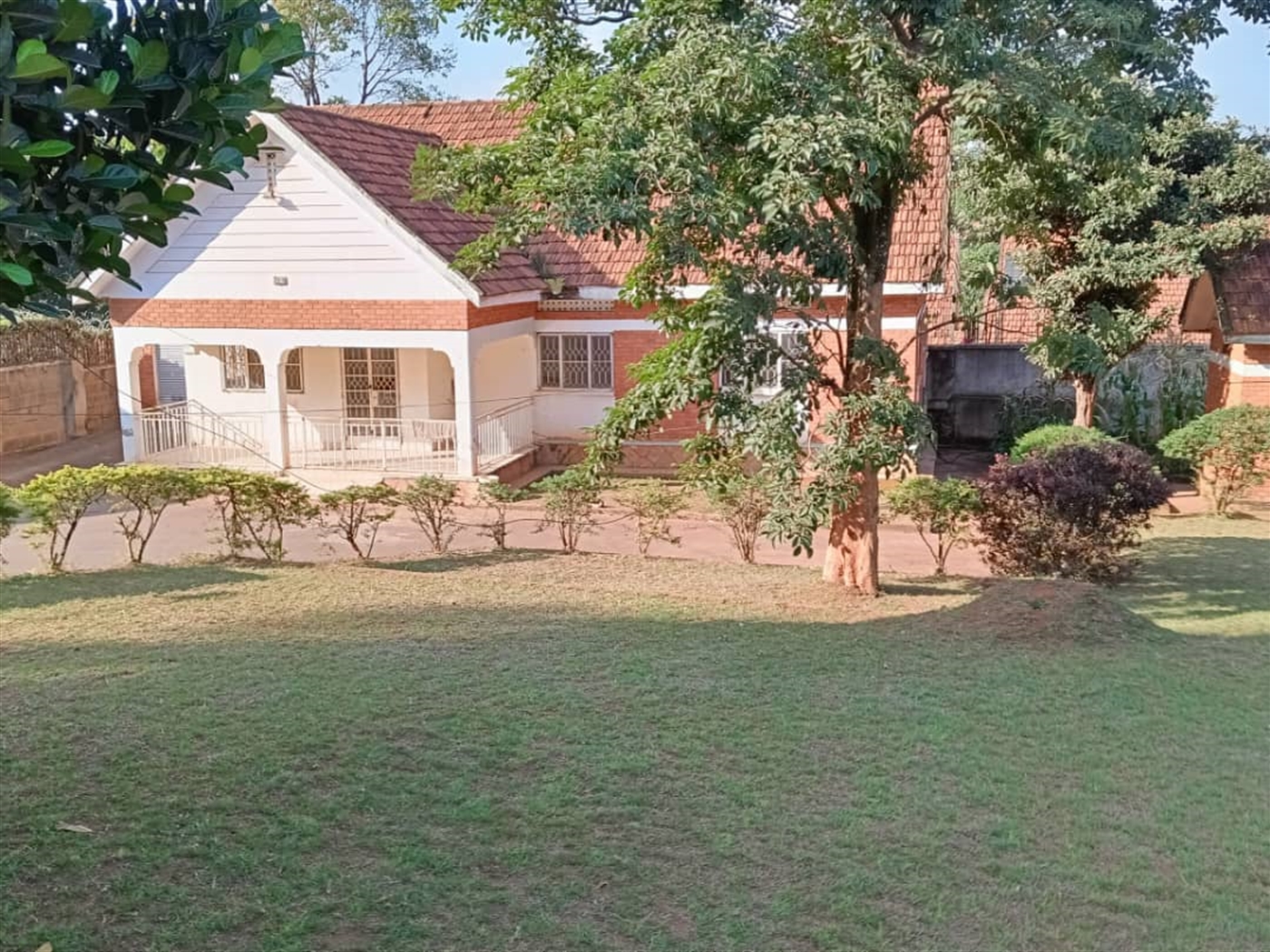 4 bedroom Bungalow for sale in Naguru Kampala Uganda