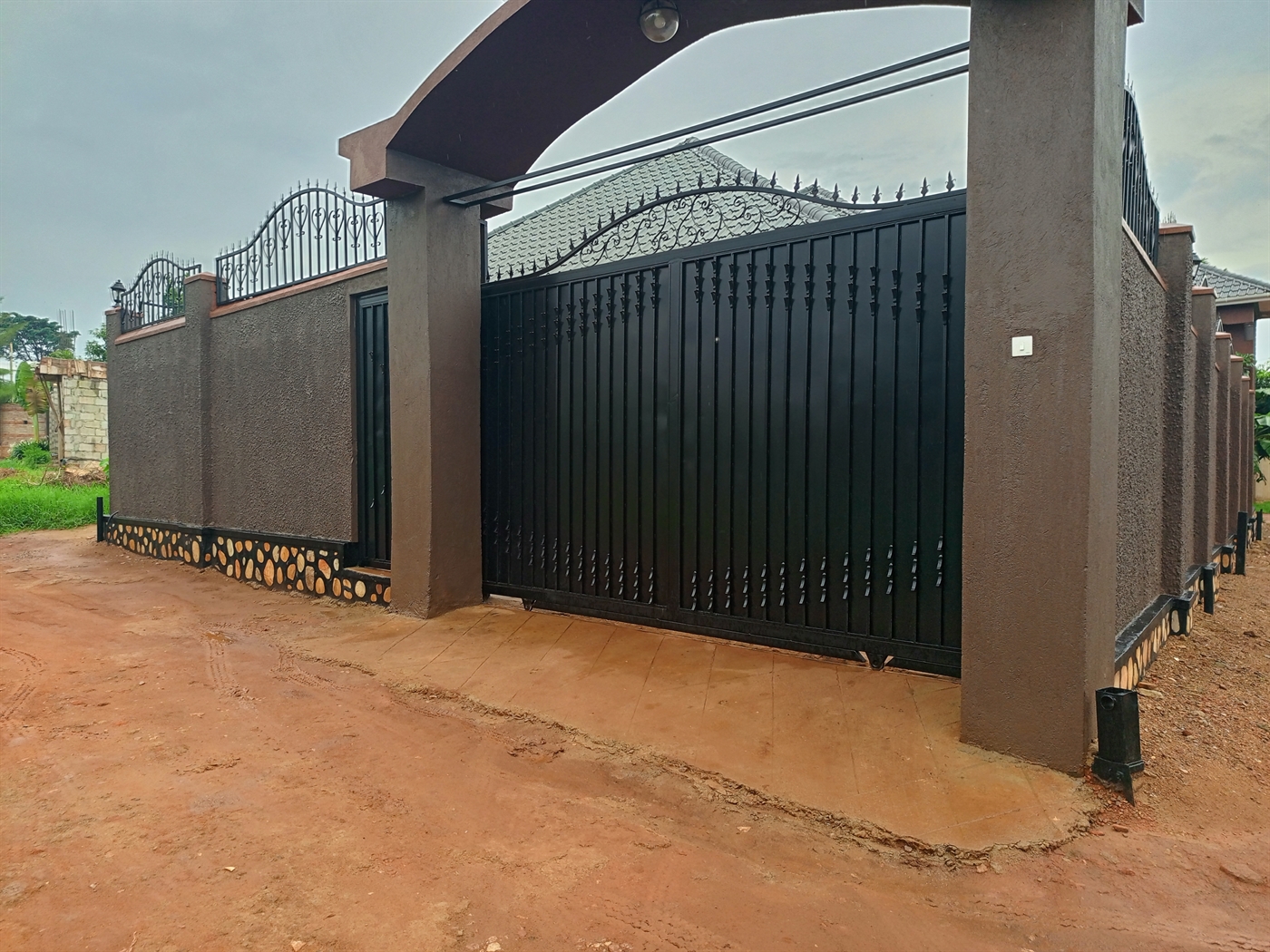 5 bedroom Bungalow for sale in Kigo Wakiso Uganda