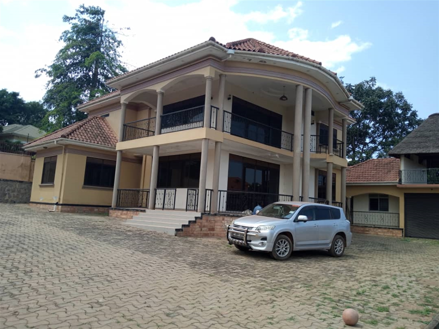 4 bedroom Bungalow for sale in Kigo Wakiso Uganda