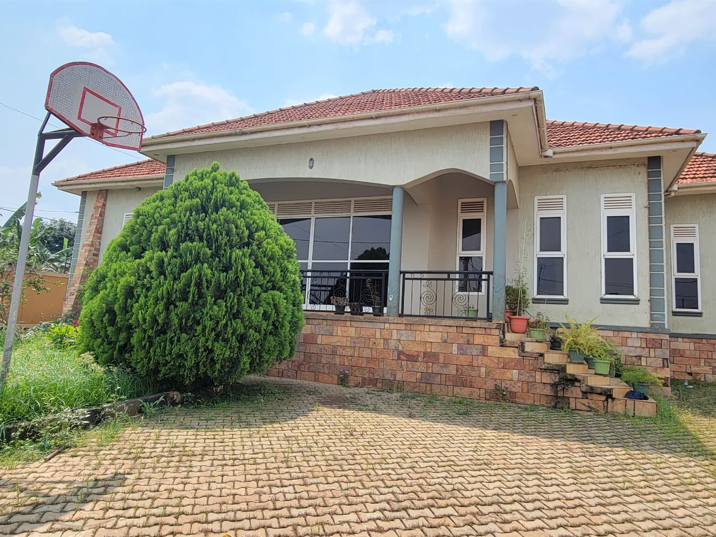 4 bedroom Bungalow for sale in Naalya Wakiso Uganda