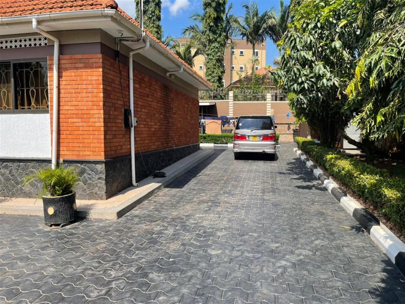 5 bedroom Bungalow for sale in Naalya Wakiso Uganda