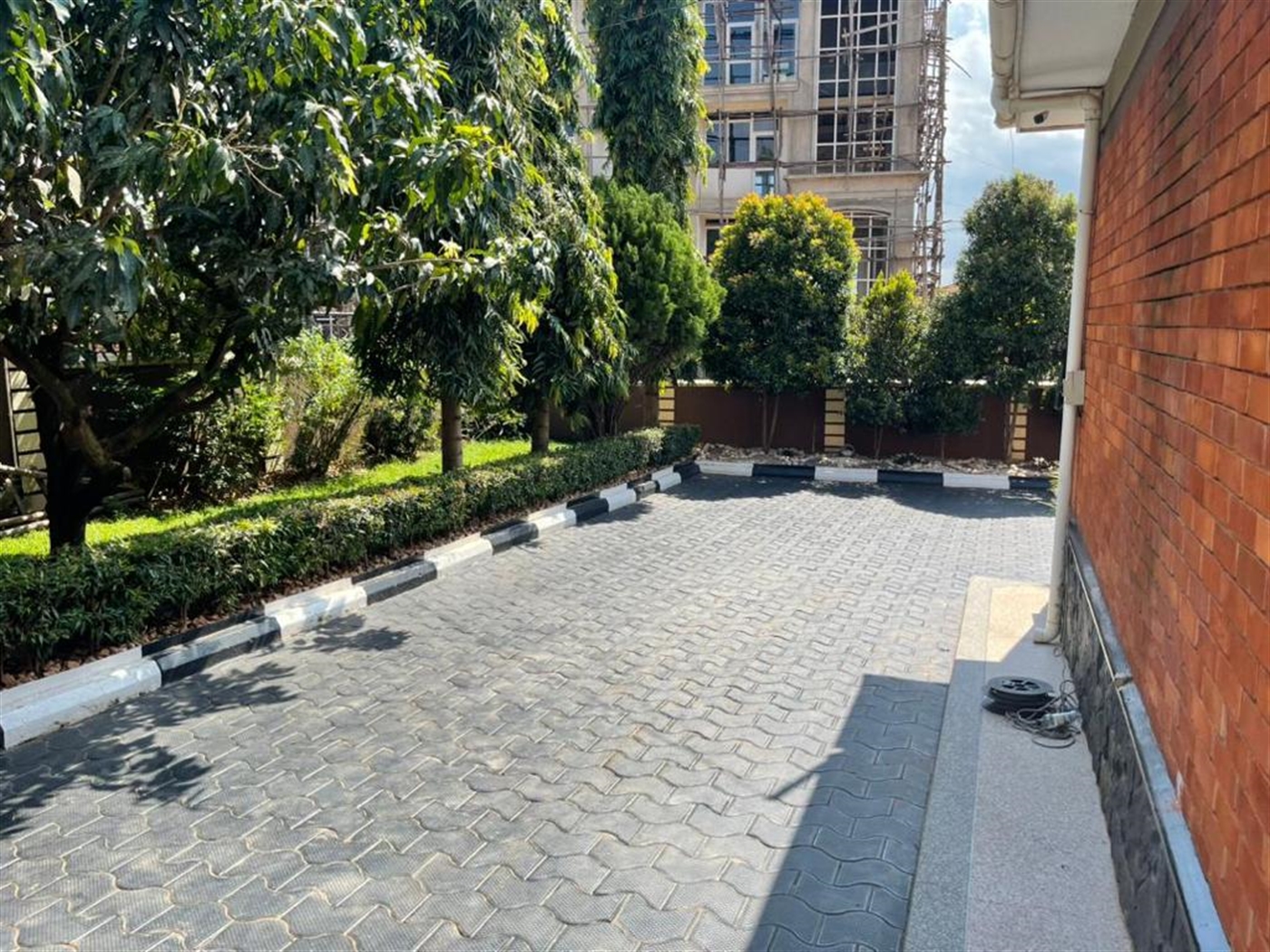5 bedroom Bungalow for sale in Naalya Wakiso Uganda