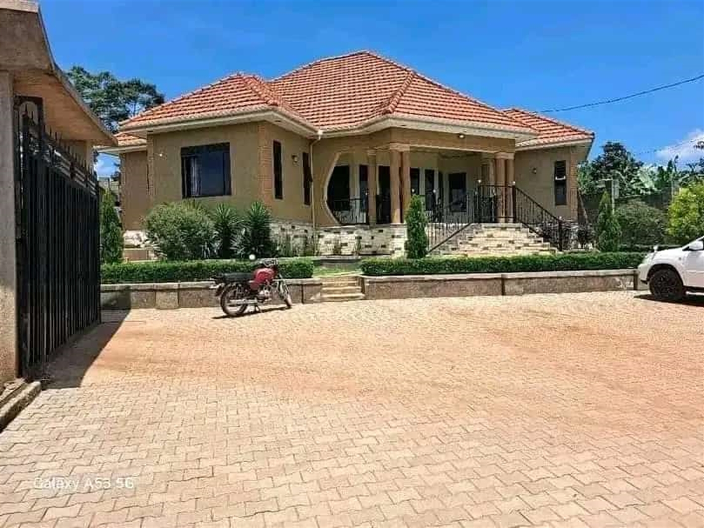 5 bedroom Bungalow for sale in Kira Wakiso Uganda