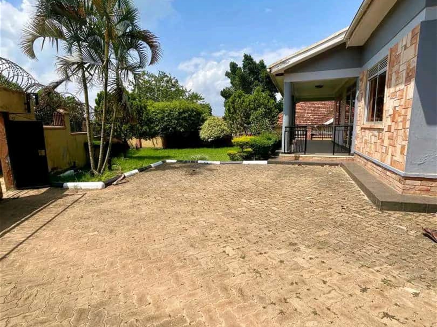 4 bedroom Bungalow for sale in Muyenga Wakiso Uganda