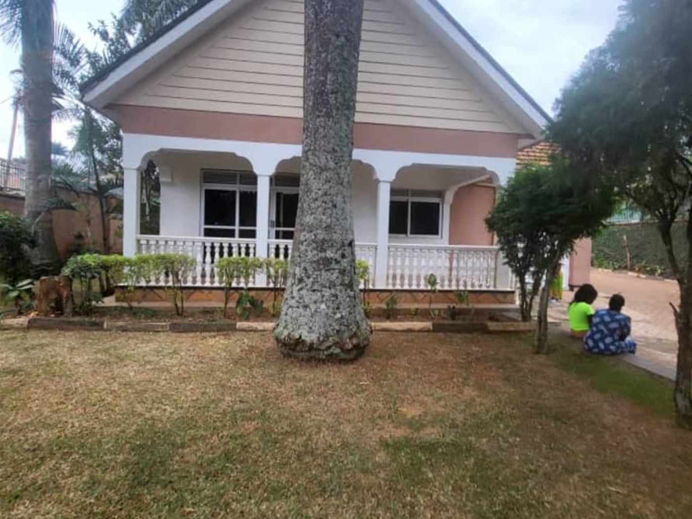 3 bedroom Bungalow for sale in Muyenga Kampala Uganda