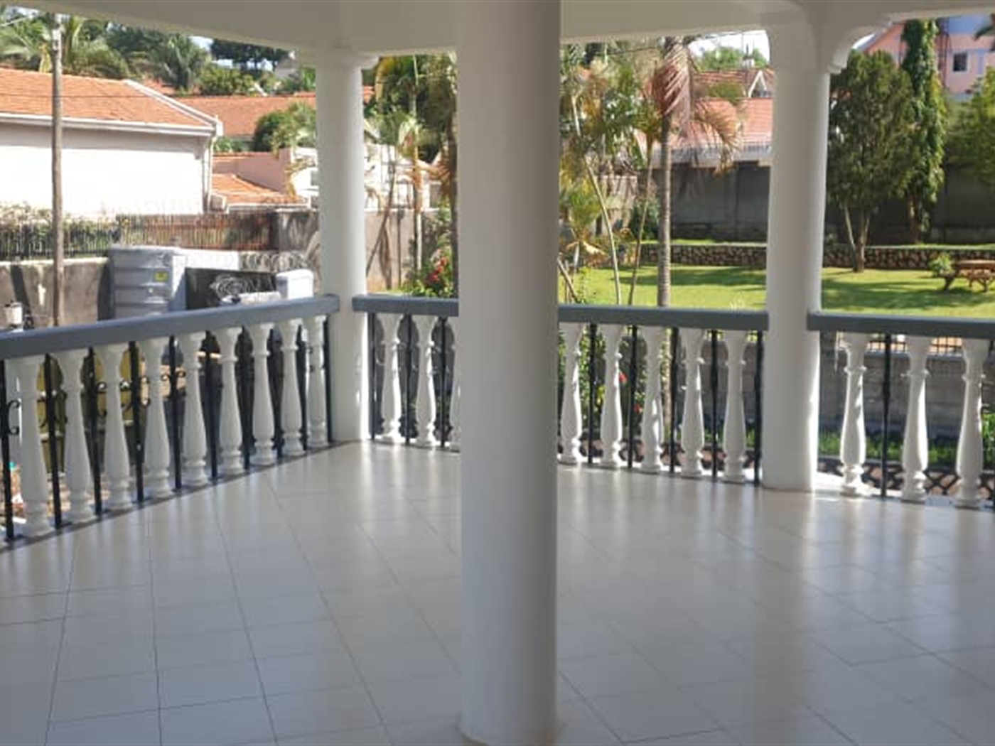 5 bedroom Storeyed house for rent in Muyenga Kampala Uganda