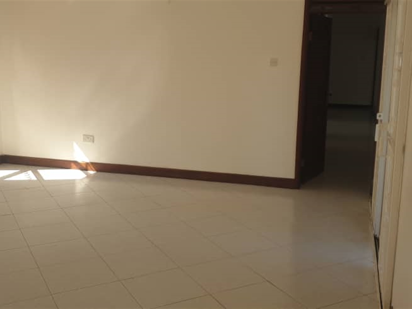 5 bedroom Storeyed house for rent in Muyenga Kampala Uganda