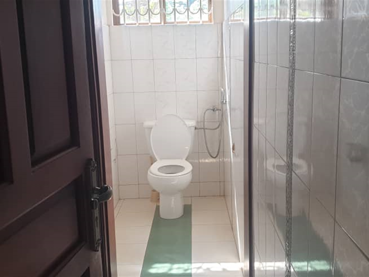 5 bedroom Storeyed house for rent in Muyenga Kampala Uganda