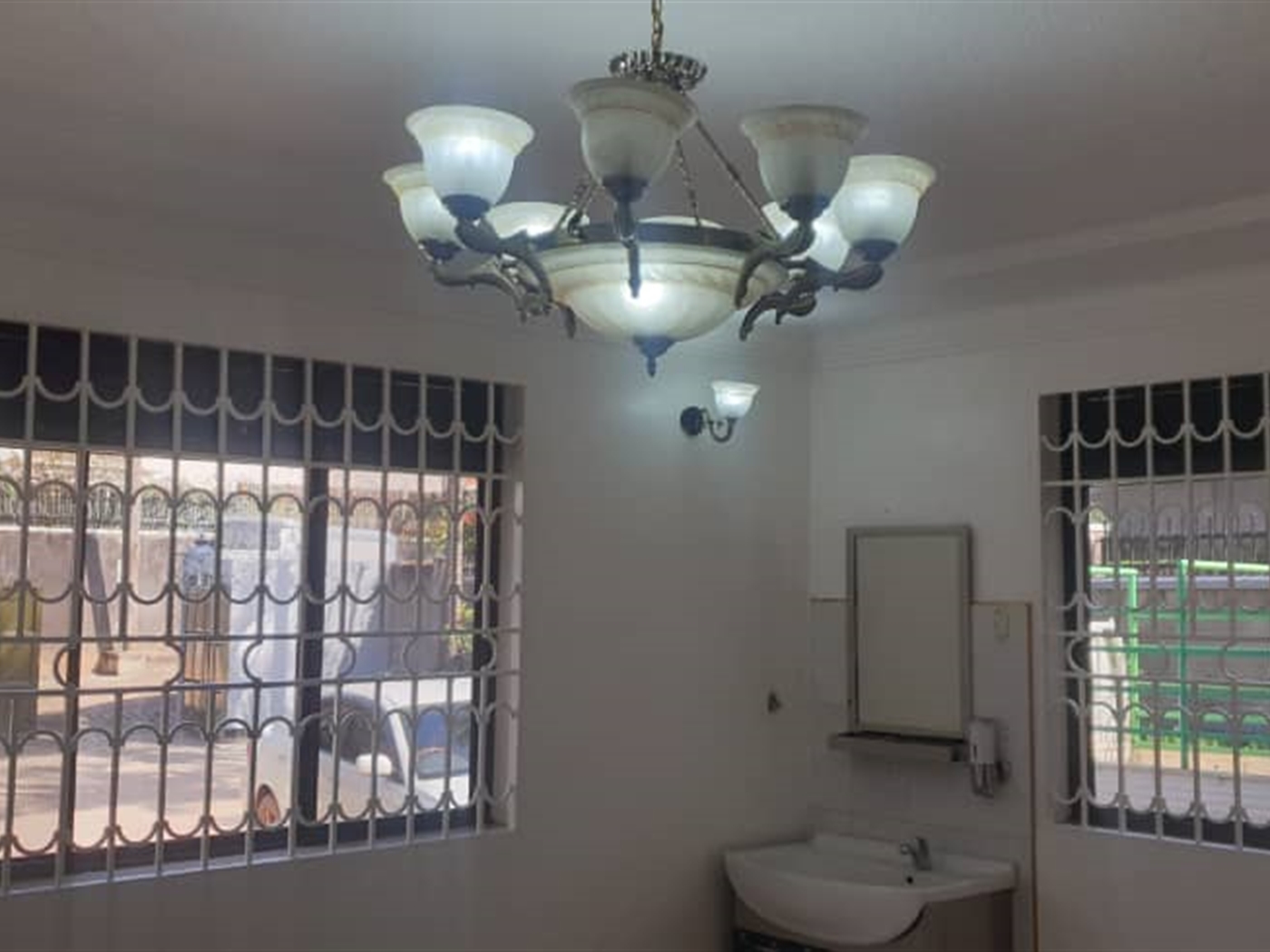 5 bedroom Storeyed house for rent in Muyenga Kampala Uganda