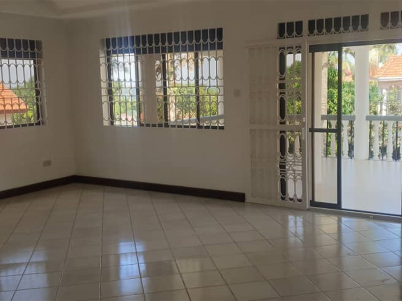 5 bedroom Storeyed house for rent in Muyenga Kampala Uganda