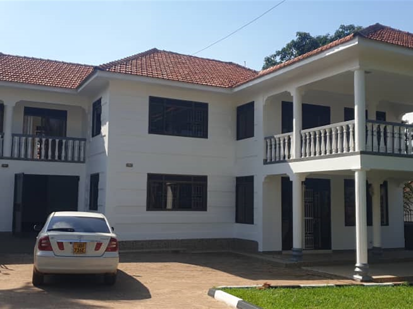 5 bedroom Storeyed house for rent in Muyenga Kampa...