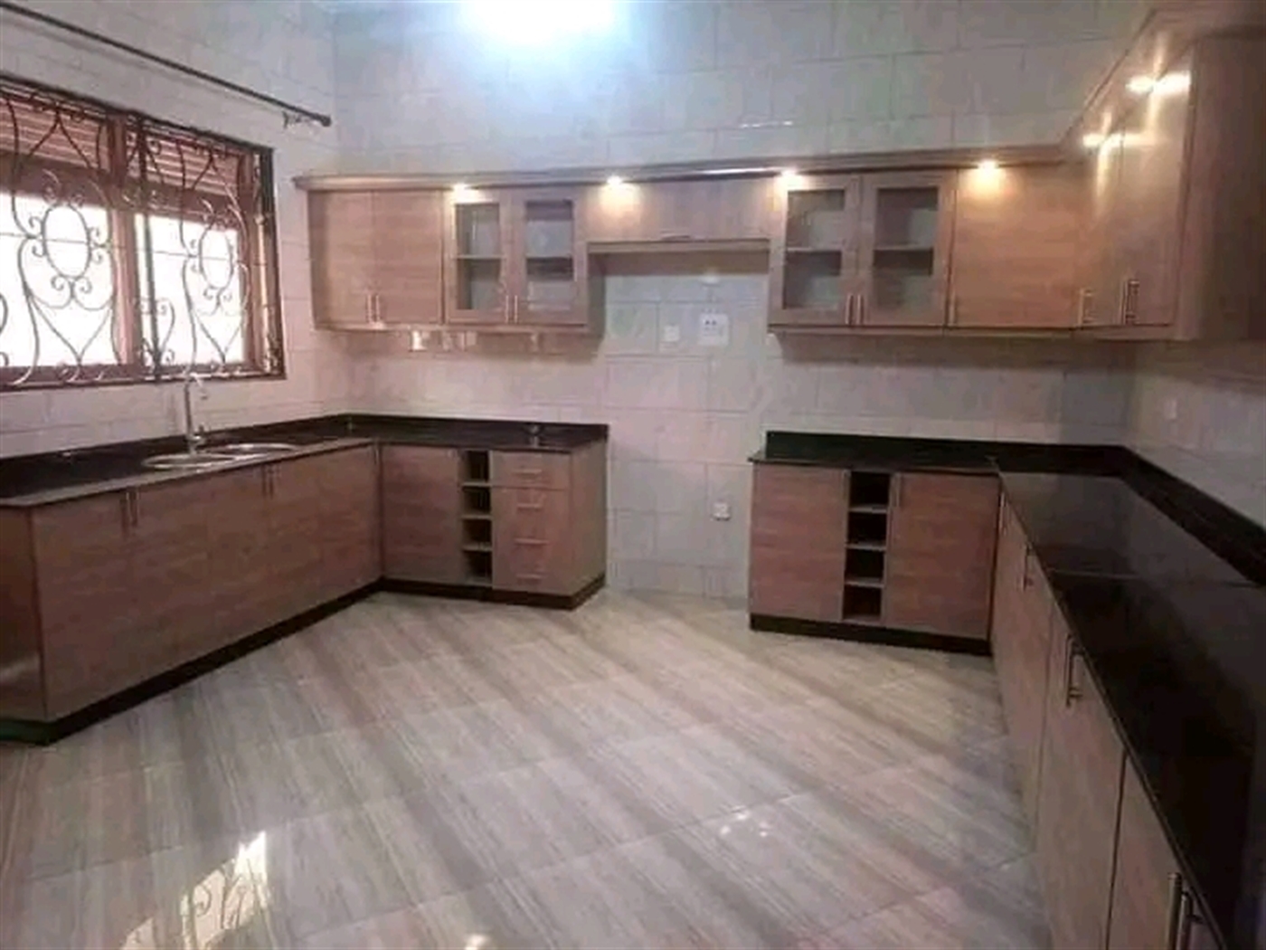 4 bedroom Bungalow for sale in Mutungo Kampala Uganda
