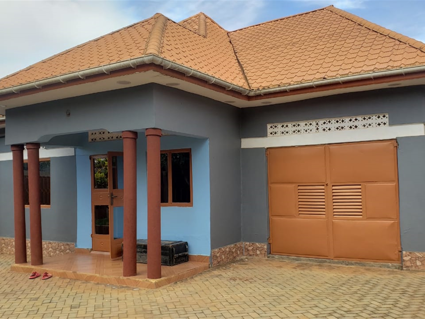 5 bedroom Bungalow for sale in Mbuya Kampala Uganda