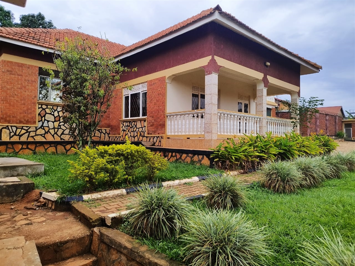 5 bedroom Bungalow for sale in Mbuya Kampala Uganda