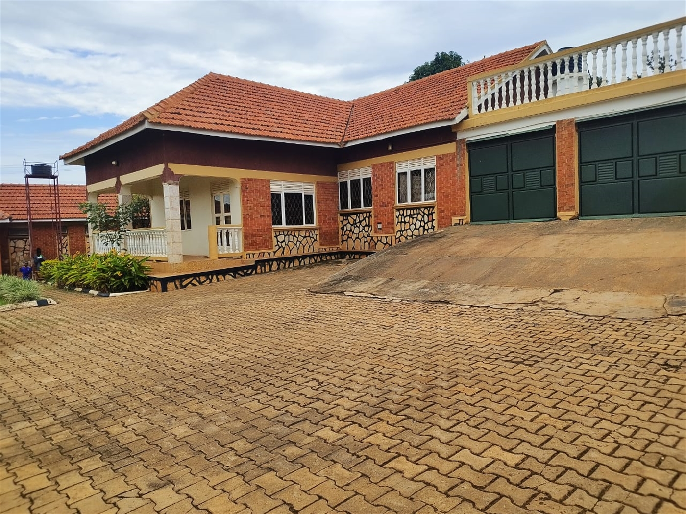 5 bedroom Bungalow for sale in Mbuya Kampala Uganda
