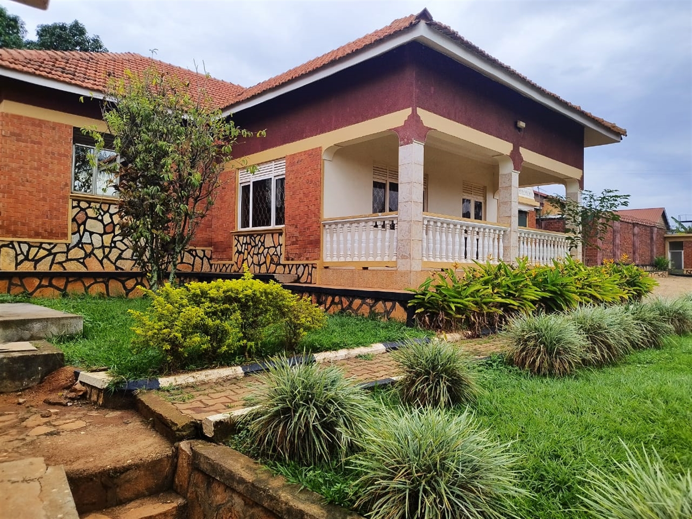 5 bedroom Bungalow for sale in Mbuya Kampala Ugand...