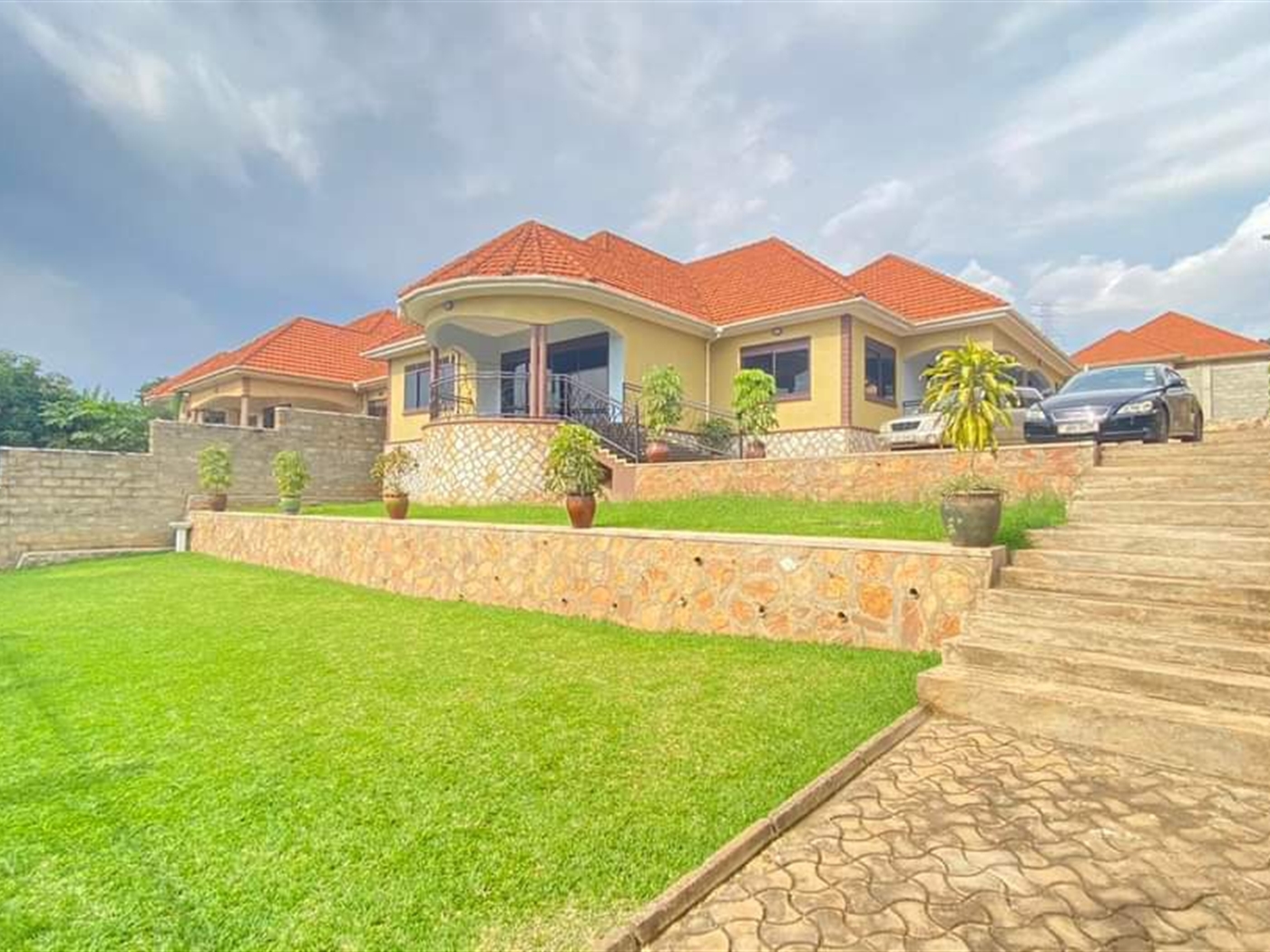 5 bedroom Bungalow for sale in Mbalwa Wakiso Uganda