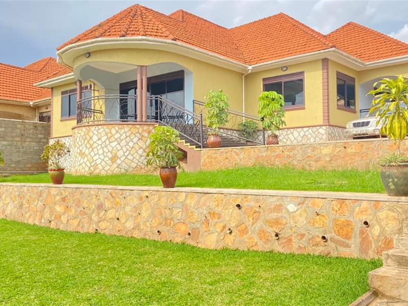 5 bedroom Bungalow for sale in Mbalwa Wakiso Uganda