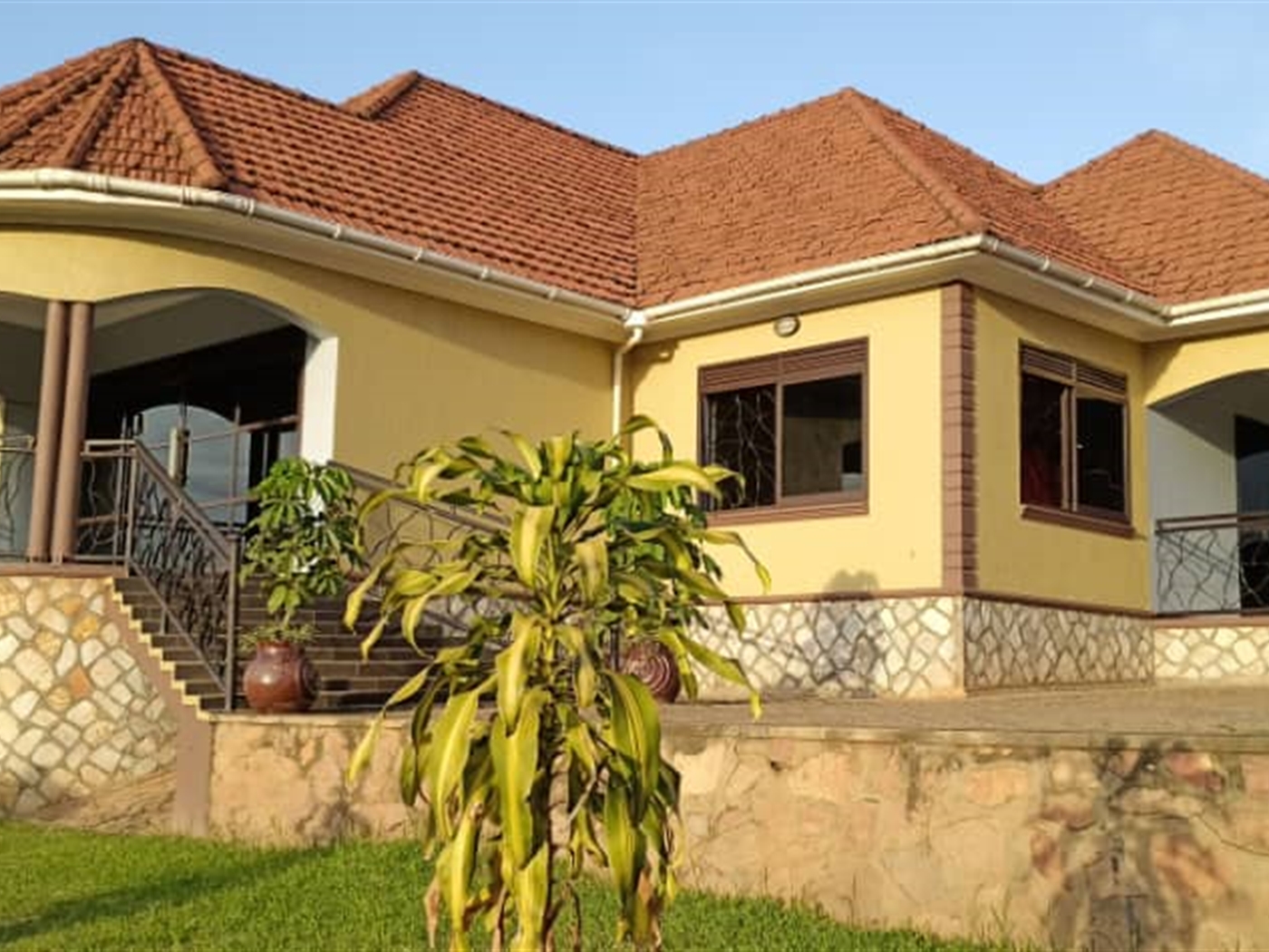5 bedroom Bungalow for sale in Kireka Wakiso Uganda