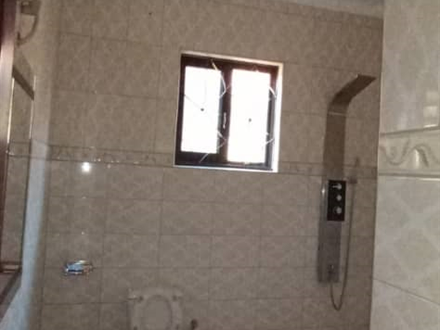 5 bedroom Bungalow for sale in Kireka Wakiso Uganda