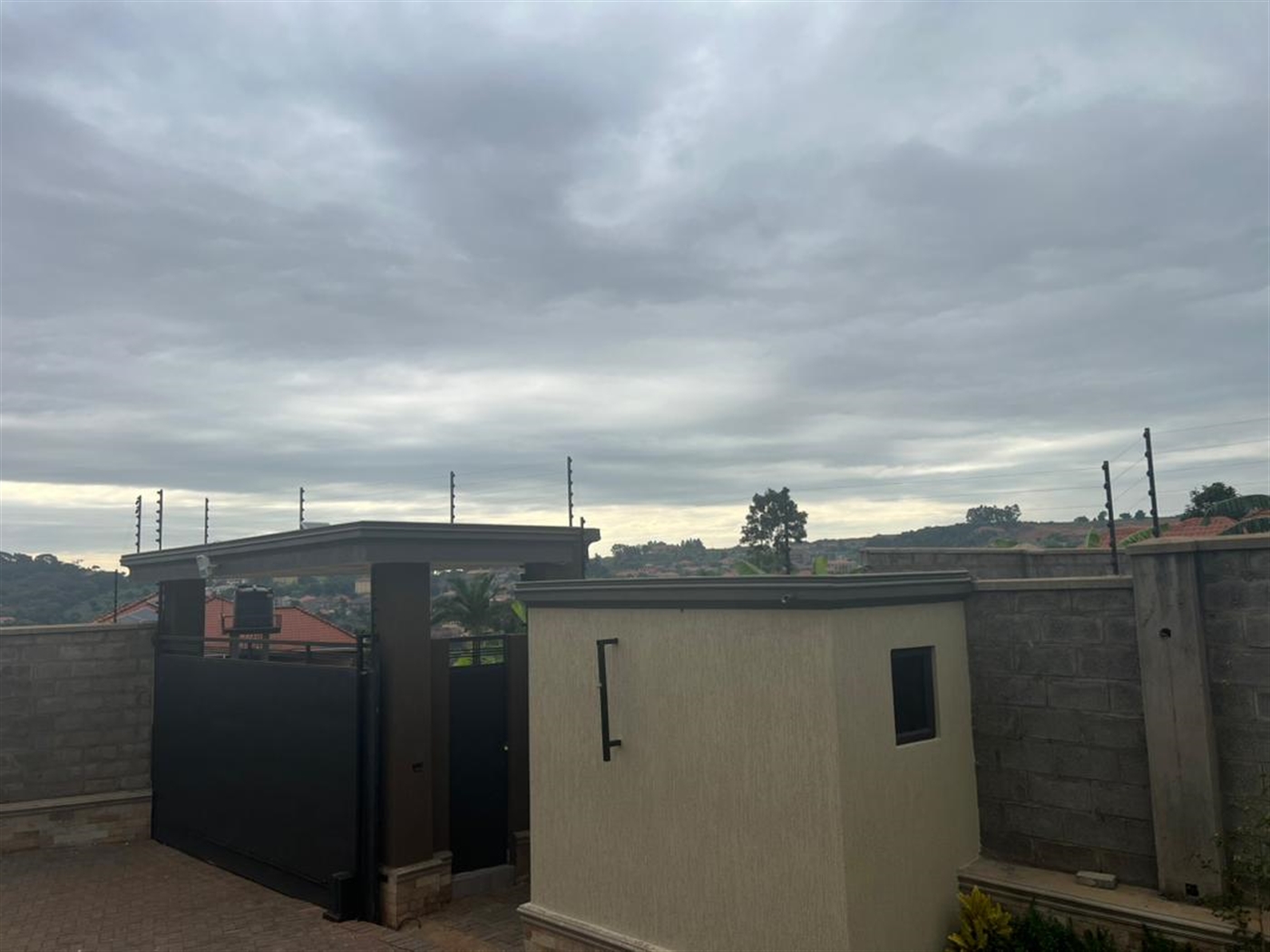 4 bedroom Storeyed house for rent in Katale Wakiso Uganda,