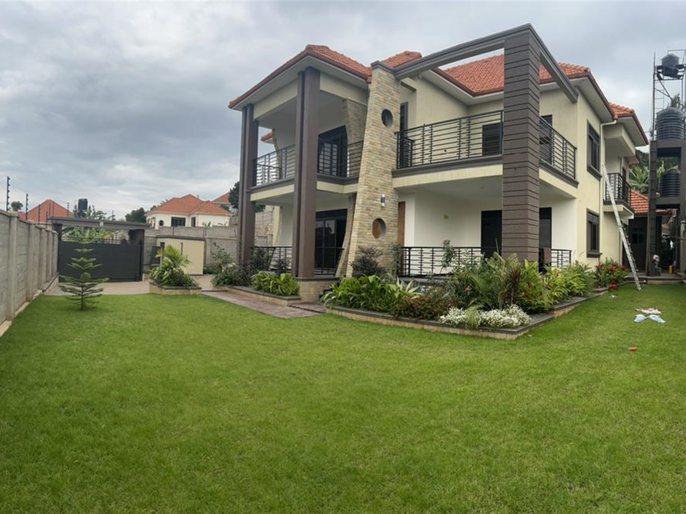 4 bedroom Storeyed house for rent in Katale Wakiso Uganda,