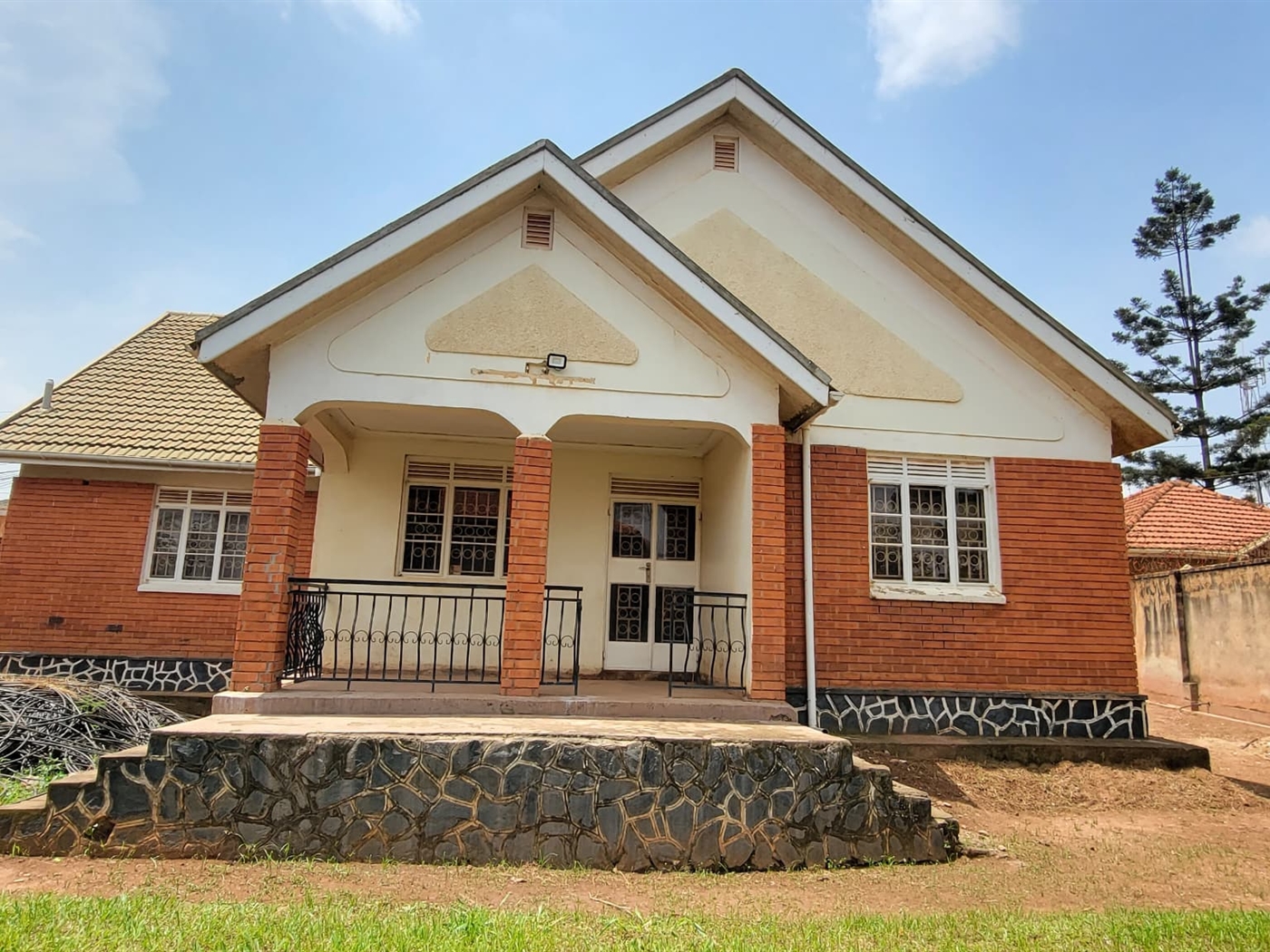 4 bedroom Bungalow for sale in Kisaasi Kampala Ug...