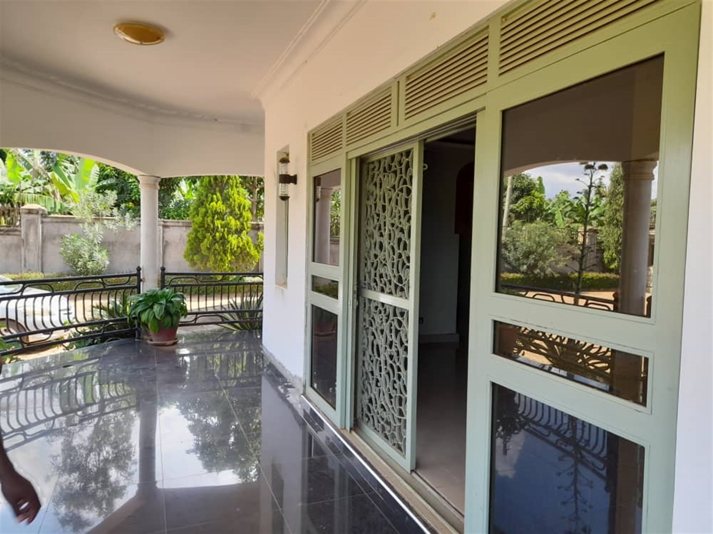 5 bedroom Bungalow for sale in Masulita Wakiso Uganda