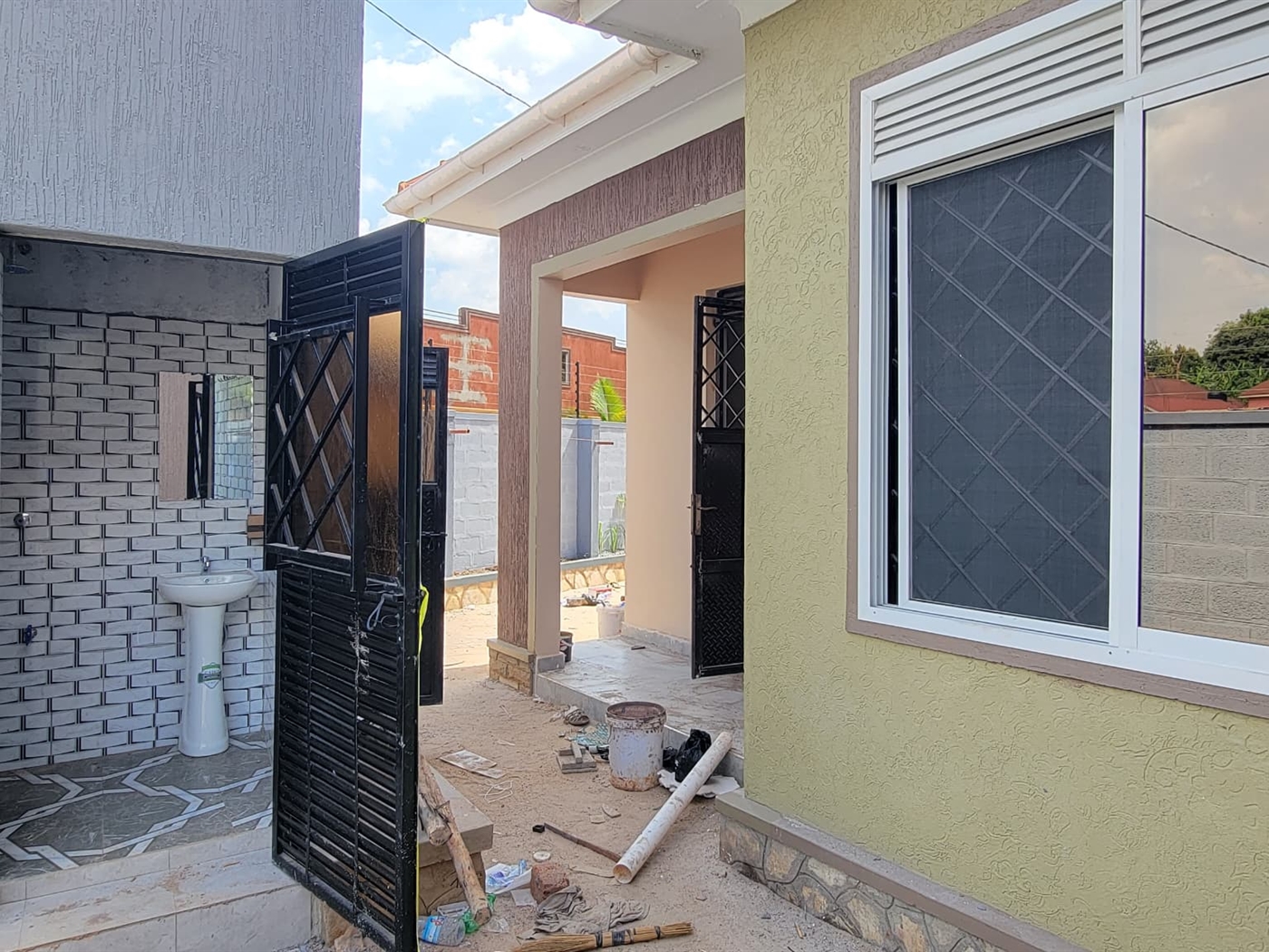 4 bedroom Bungalow for sale in Kisaasi Kampala Uganda