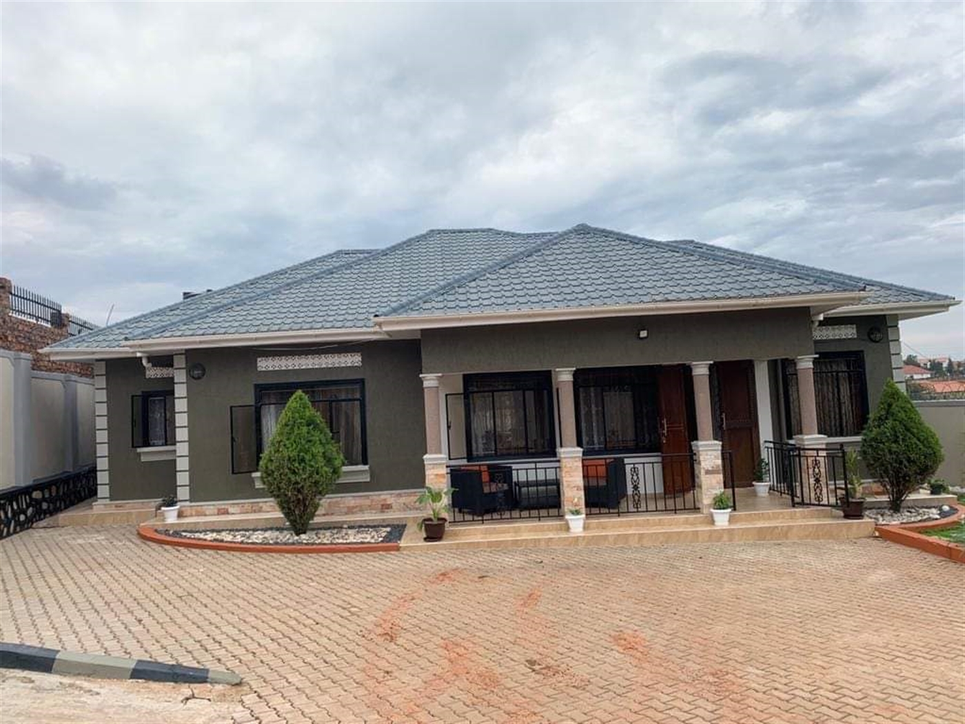 4 bedroom Bungalow for sale in Kyanja Wakiso Uganda