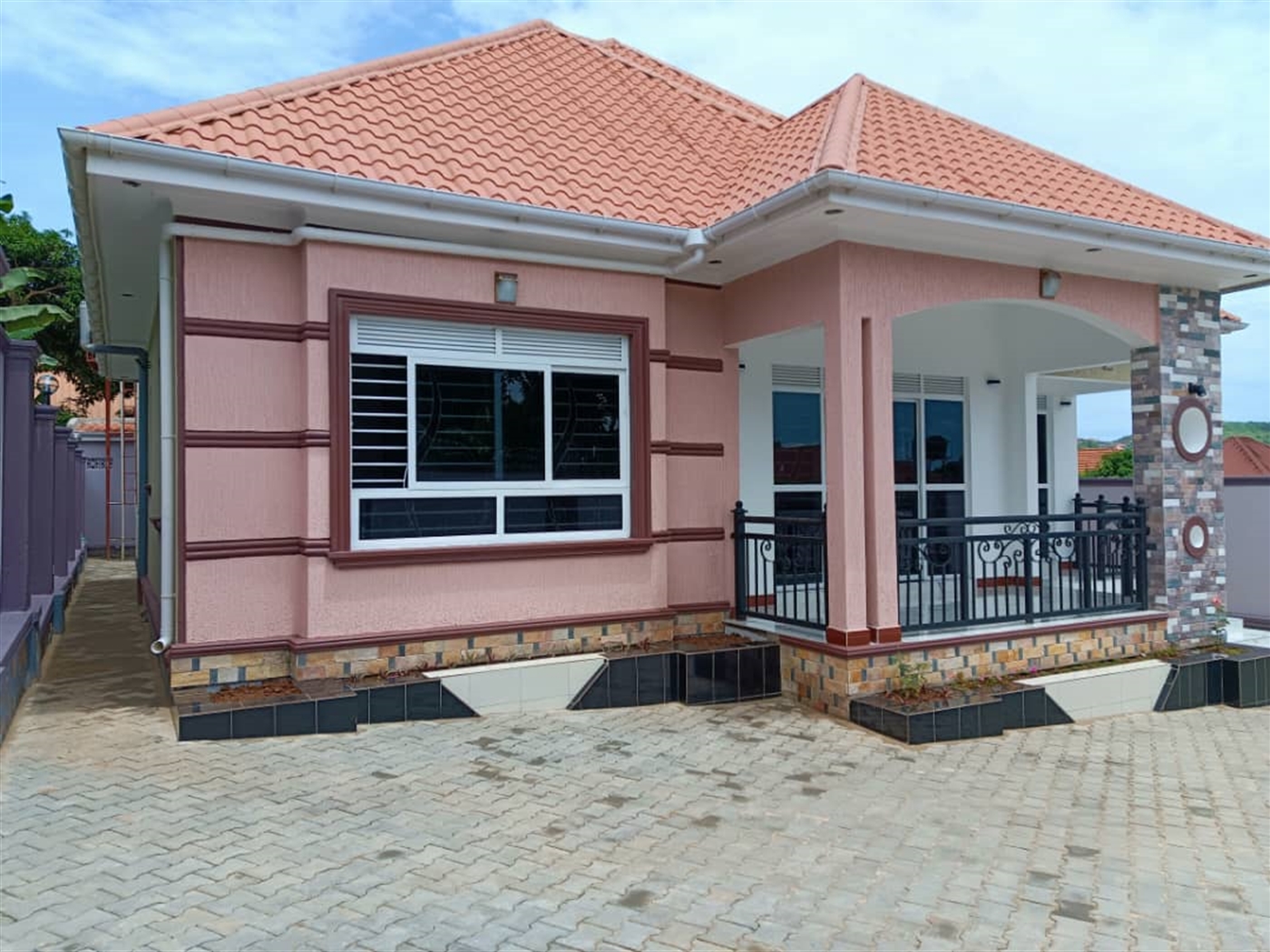 4 bedroom Bungalow for sale in Kitende Wakiso Ugan...